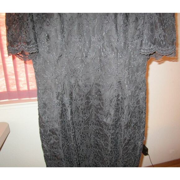 Late Edition Vtg 80s Black Lace Cocktail Dress Low Cut V Back USA Union Made 14 - Picture 4 of 8